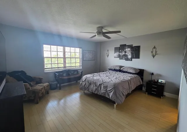 Homes for sale in Coral Springs, FL | 9101 W Sample Road, Coral Springs, FL 33065 | Houzeo
