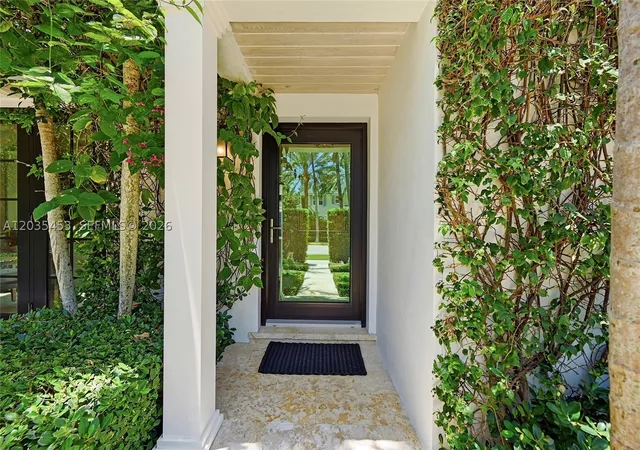 Photo 3 of Single family home for sale at 135 Chilean Ave, Palm Beach, FL 33480 | MLS# A12035453 | Listing updated on 2026-10-08