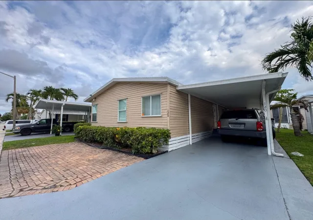 1st image of 120 Plantation Blvd #120, Lake Worth, FL 33467 | MLS# B26040555