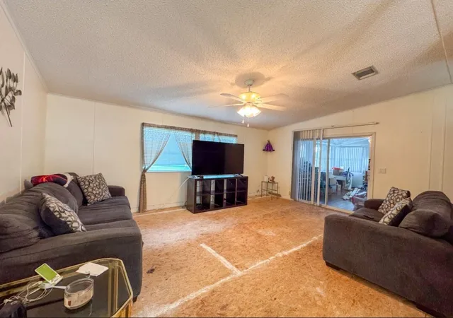 2nd image of 120 Plantation Blvd #120, Lake Worth, FL 33467 | MLS# B26040555