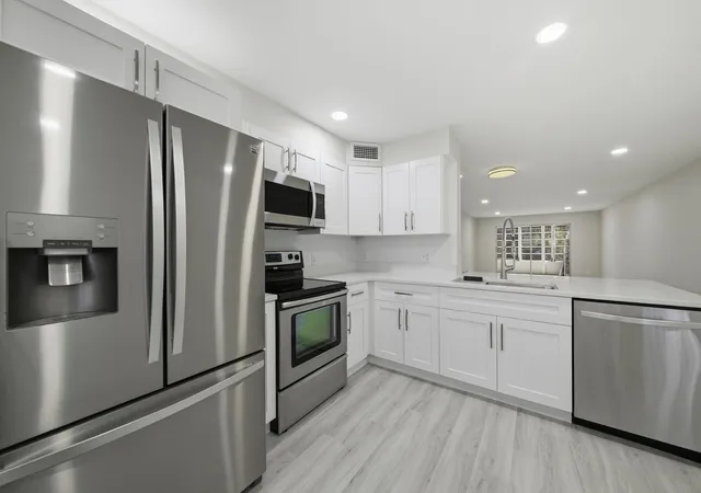 4th image of 2901 Victoria Cir #B2, Coconut Creek, FL 33066 | MLS# B26040573