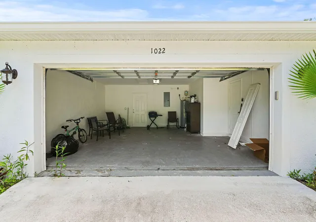 Homes for sale in Vero Beach, FL | 1022 41st Ave, Vero Beach, FL 32960 | MLS# B26040684