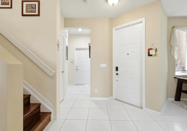 4th image of 5616 Nw 127Th Ter, Coral Springs, FL 33076 | MLS# B26040687