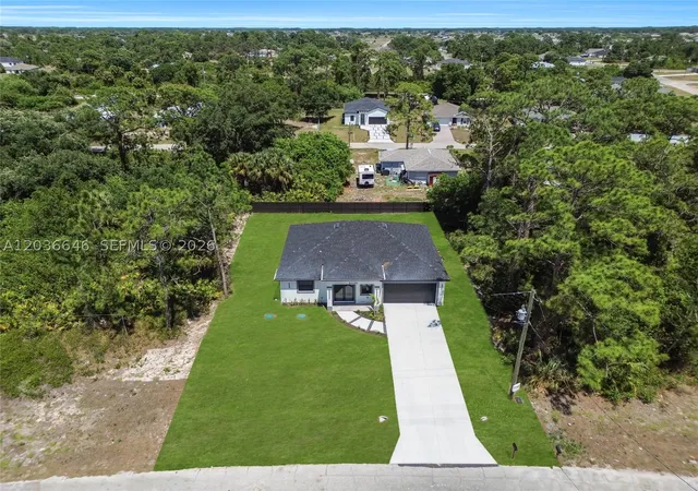 2nd image of 5035 Spinnaker Rd, La Belle, FL 33935 | MLS# A12036646