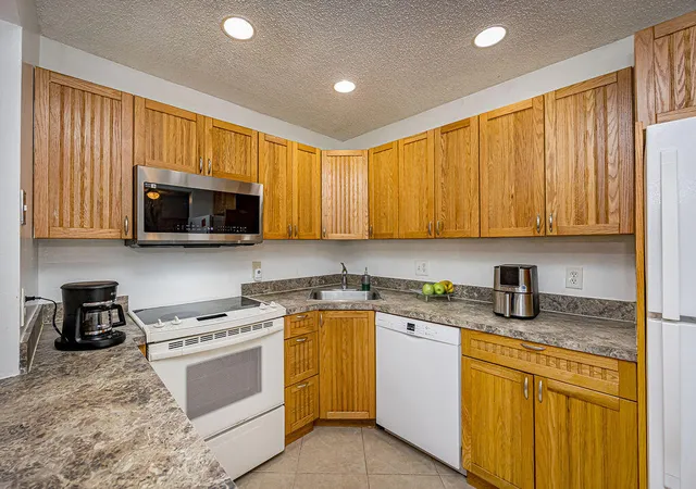 5th image of 539 Shady Pine Wy #B2, Greenacres, FL 33415 | MLS# B26040708