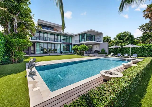 2nd image of 1529 Middle River Dr, Fort Lauderdale, FL 33304 | MLS# B26040724