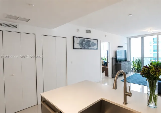 Photo 4 of Condo for sale at 488 Ne 18Th St #3007, Miami, FL 33132 | MLS# A12036500 | Listing updated on 2026-10-07