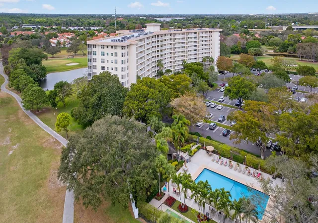 Homes for sale in Pompano Beach, FL | 3507 Oaks Wy #501, Pompano Beach, FL 33069 | MLS# B26040827