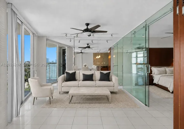 3rd image of 1228 West Ave #604, Miami Beach, FL 33139 | MLS# A12036307
