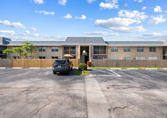 3rd image of 1231 Nw 13Th St #470f, Boca Raton, FL 33486 | MLS# B26040936