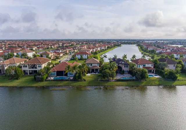 Homes for sale in Parkland, FL | 8725 Parkland Bay Dr, Parkland, FL 33076 | MLS# A12036962