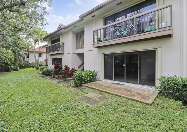 Homes for sale in Palm Beach Gardens, FL | 1107 Duncan Circle, Palm Beach Gardens, FL 33418 | Houzeo