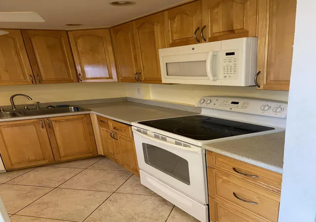 5th image of 3090 Holiday Springs Blvd #310, Margate, FL 33063 | MLS# B26041016