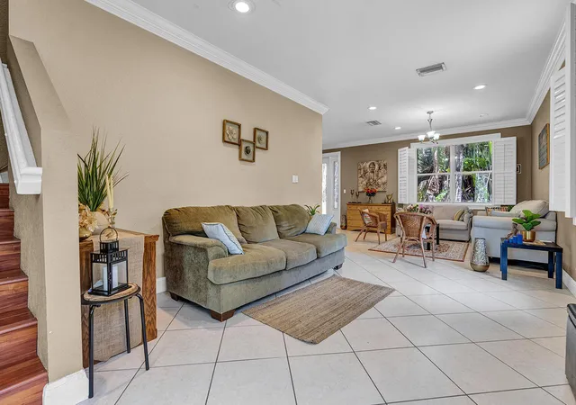 3rd image of 8020 Nw 70Th Ave, Parkland, FL 33067 | MLS# B26041032
