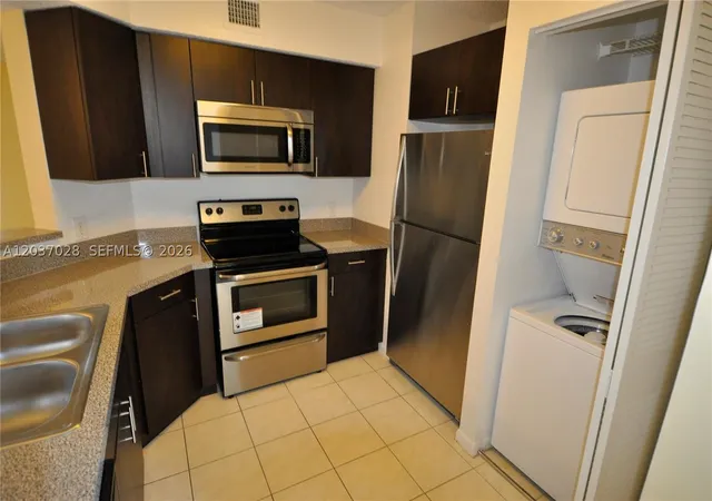 Photo 3 of Condo for sale at 3473 Nw 44th St #103, Lauderdale Lakes, FL 33309 | MLS# A12037028 | Listing updated on 2026-09-15