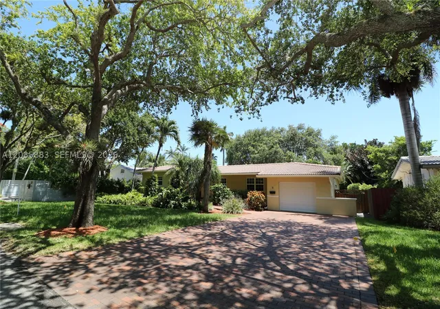 1st image of 6160 84th St, South Miami, FL 33143 | MLS# A12035883