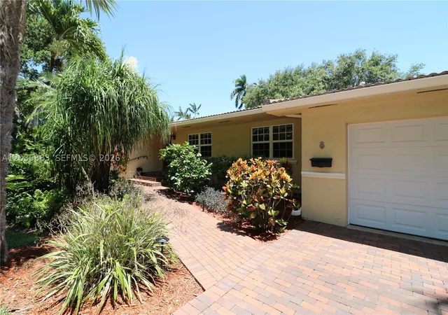 3rd image of 6160 84th St, South Miami, FL 33143 | MLS# A12035883