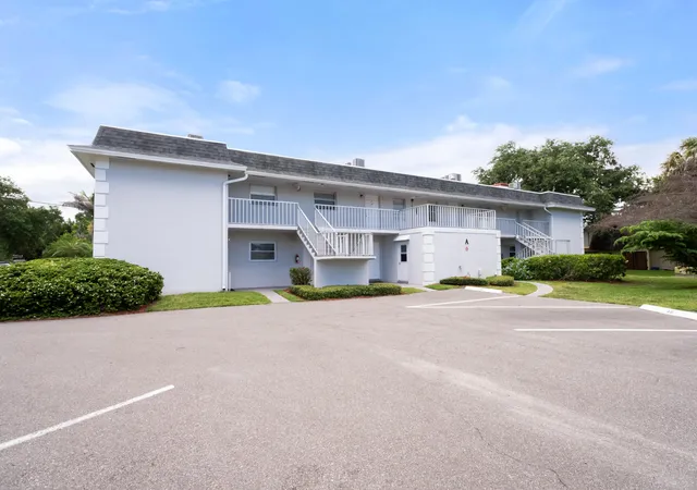 Homes for sale in Vero Beach, FL | 1166 6th Avenue, Vero Beach, FL 32960 | Houzeo