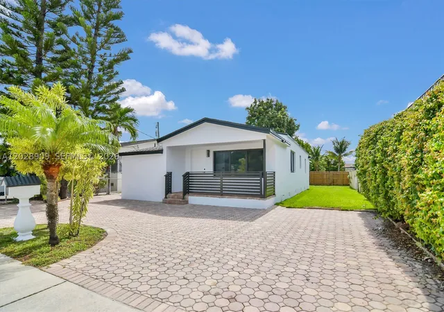 Photo 2 of Single family home for sale at 85 Sw 30th Ave, Miami, FL 33135 | MLS# A12028909 | Listing updated on 2026-08-24