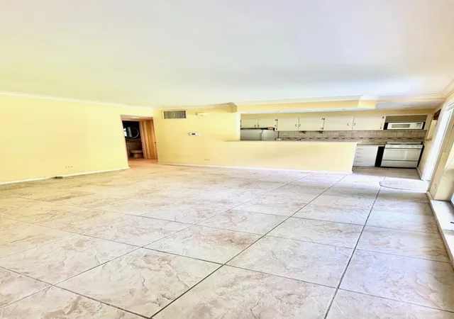 2nd image of 414 Seasage Dr, Delray Beach, FL 33483