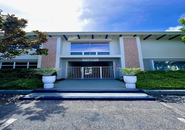 2nd image of 414 Seasage Dr #0030, Delray Beach, FL 33483 | MLS# B26041105