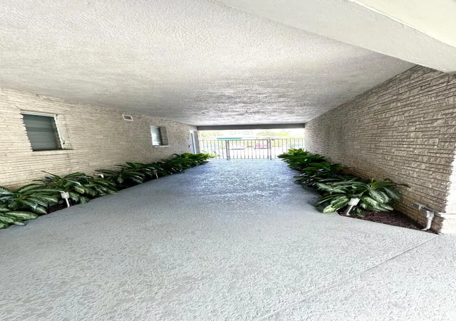 3rd image of 414 Seasage Dr #0030, Delray Beach, FL 33483 | MLS# B26041105