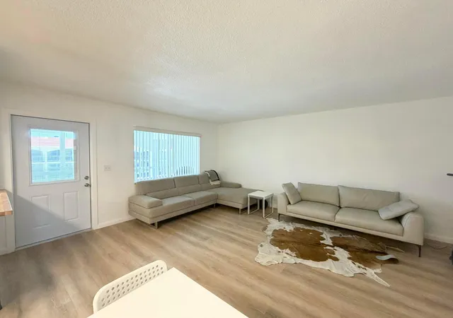 3rd image of 580 Egret Dr #305, Hallandale Beach, FL 33009 | MLS# B26040354