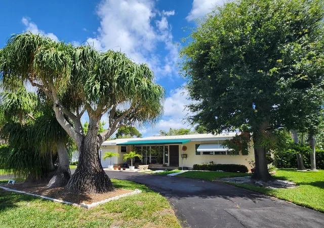 1st image of 111 Se 7th St, Pompano Beach, FL 33060 | MLS# B26041134