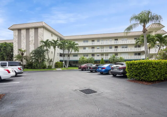 17th image of 52 Yacht Club Dr #103, North Palm Beach, FL 33408 | MLS# B26041180