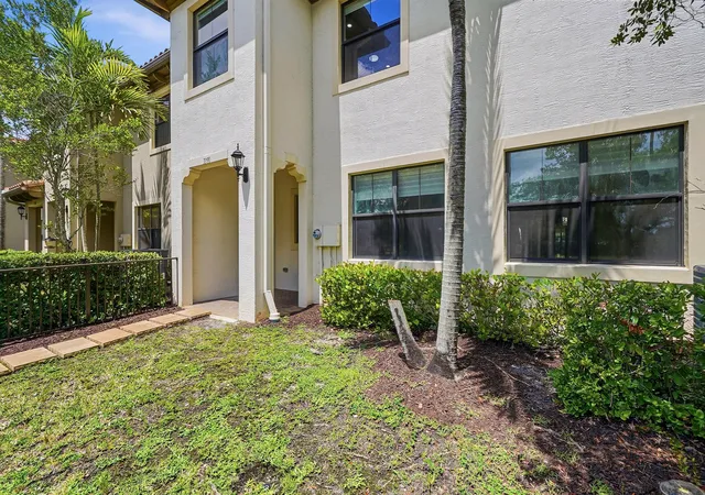 2nd image of 3390 Nw 125th Ave, Sunrise, FL 33323 | MLS# B26041216