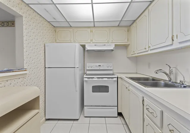 Homes for sale in Deerfield Beach, FL | 270 Farnham L #270, Deerfield Beach, FL 33442 | MLS# B26041248