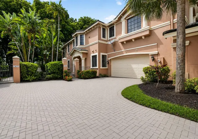 Homes for sale in Weston, FL | 2883 Kinsington Cir, Weston, FL 33332 | MLS# B26041288