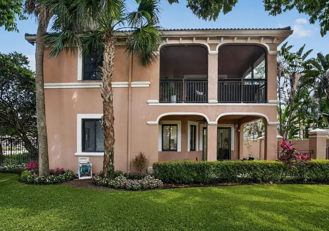 Homes for sale in Weston, FL | 2883 Kinsington Circle, Weston, FL 33332 | Houzeo