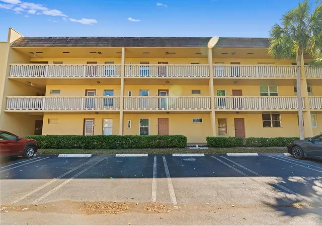 37th image of 6020 Nw 64th Ave #208, Tamarac, FL 33319 | MLS# B26041320