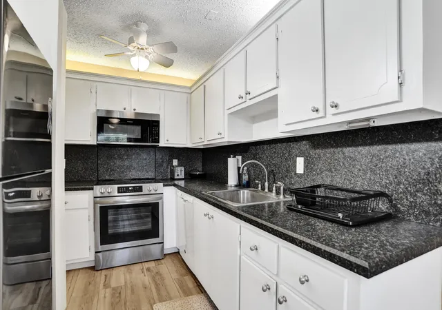 3rd image of 1050 Citrus Wy, Delray Beach, FL 33445