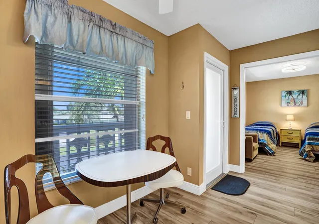 5th image of 1050 Citrus Wy, Delray Beach, FL 33445
