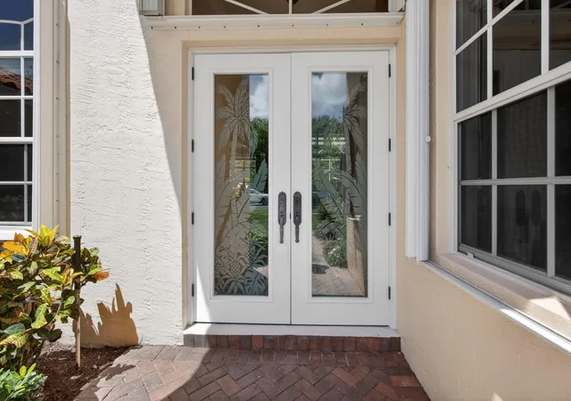 Homes for sale in Hobe Sound, FL | 9954 Se Osprey Pointe Dr Se, Hobe Sound, FL 33455 | MLS# B26041371