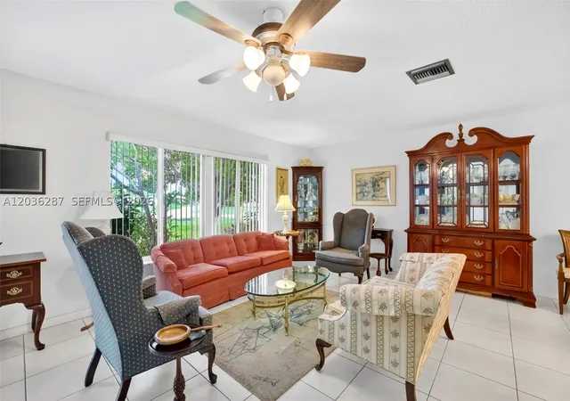 Photo 4 of Single family home for sale at 7201 Nw 93Rd Ave, Tamarac, FL 33321 | MLS# A12036287 | Listing updated on 2026-10-08