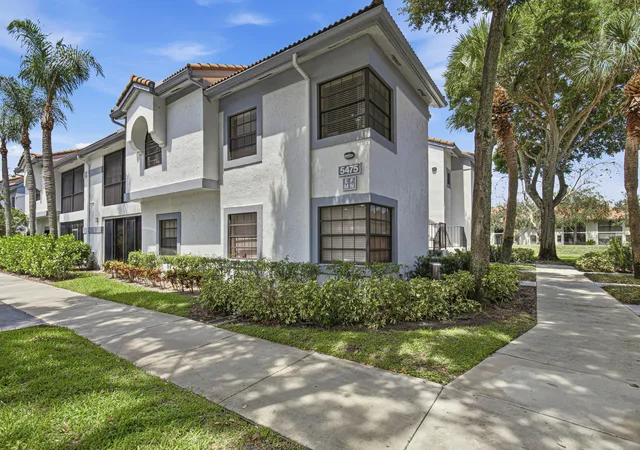 Homes for sale in Boynton Beach, FL | 5475 Verona #E, Boynton Beach, FL 33437 | MLS# B26041454