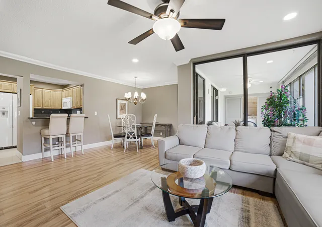 Homes for sale in Boynton Beach, FL | 5475 Verona #E, Boynton Beach, FL 33437 | MLS# B26041454