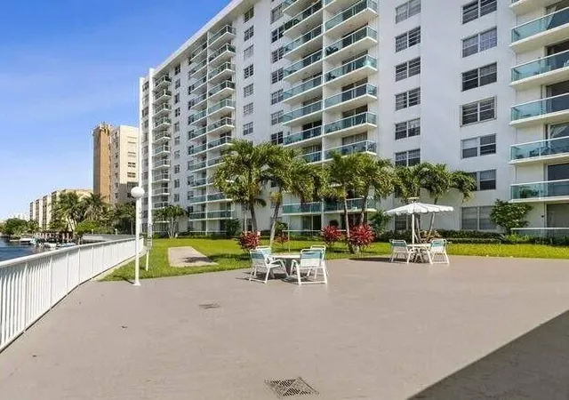 4th image of 2841 Ne 163Rd St #901, North Miami Beach, FL 33160 | MLS# B26041457