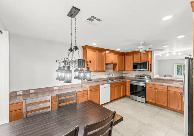 2nd image of 5074 Privet Pl #B, Delray Beach, FL 33484 | MLS# B26041533