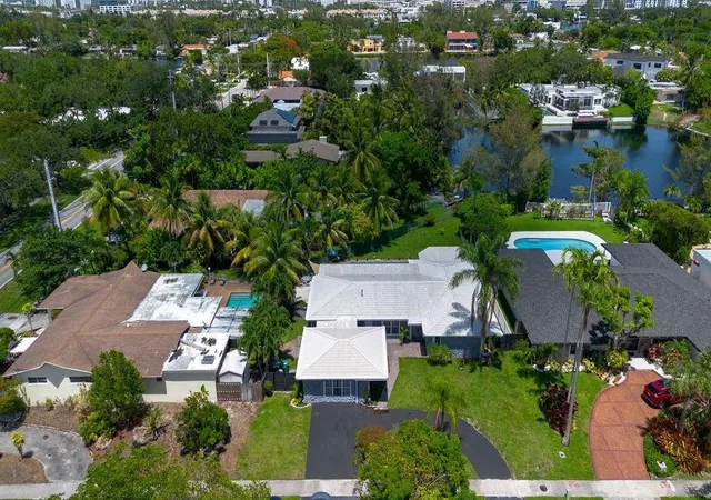 2nd image of 19885 Ne 22nd Ave, Miami, FL 33180 | MLS# B26041579