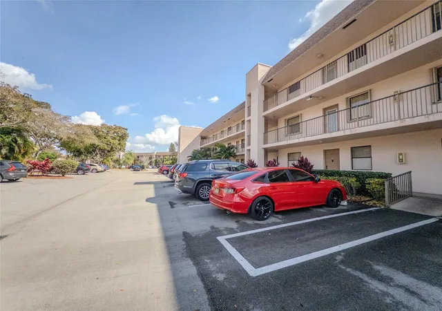 Homes for sale in Sunrise, FL | 10332 Sunrise Lakes Blvd #310, Sunrise, FL 33322 | MLS# B26041584