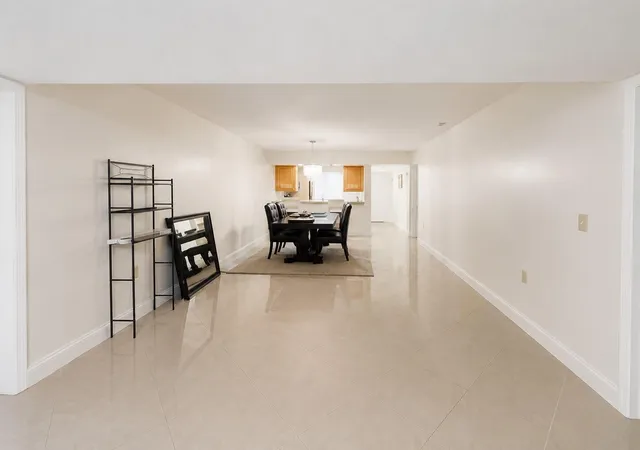 5th image of 3516 Whitehall Dr #105, West Palm Beach, FL 33401 | MLS# B26041599