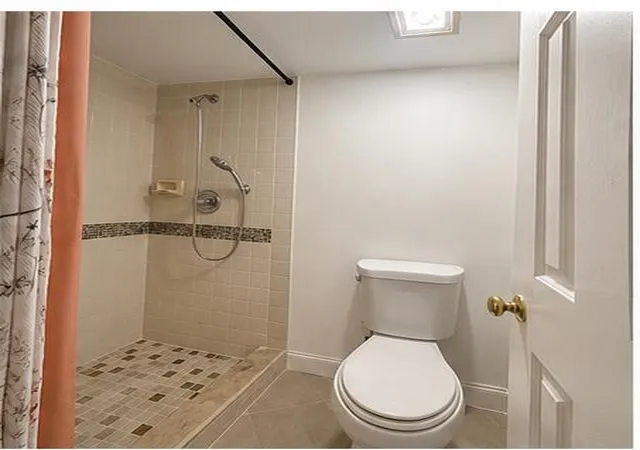 2nd image of 3516 Whitehall Dr, West Palm Beach, FL 33401