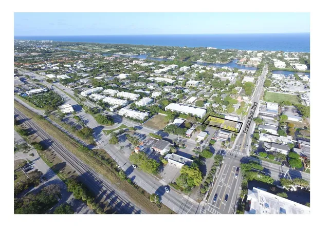 2nd image of 655 S George Bush Blvd, Delray Beach, FL 33483 | MLS# B26041642