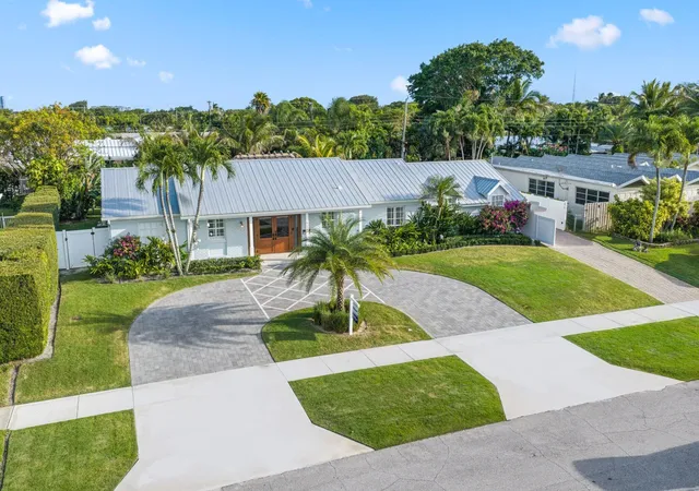 Homes for sale in North Palm Beach, FL | 418 Oyster Rd, North Palm Beach, FL 33408 | MLS# B26041693