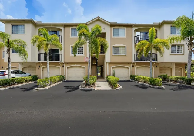 Homes for sale in Royal Palm Beach, FL | 400 N Crestwood Ct Ct N #417, Royal Palm Beach, FL 33411 | MLS# B26041717