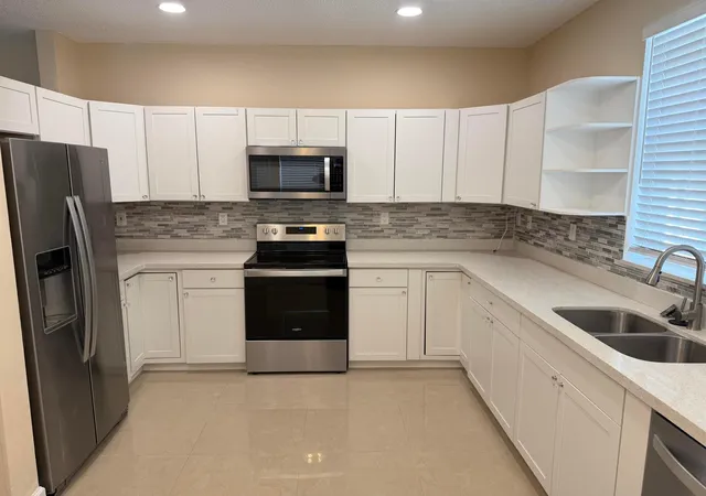 2nd image of 940 Doveplum Ct, Hollywood, FL 33019 | MLS# B26041749